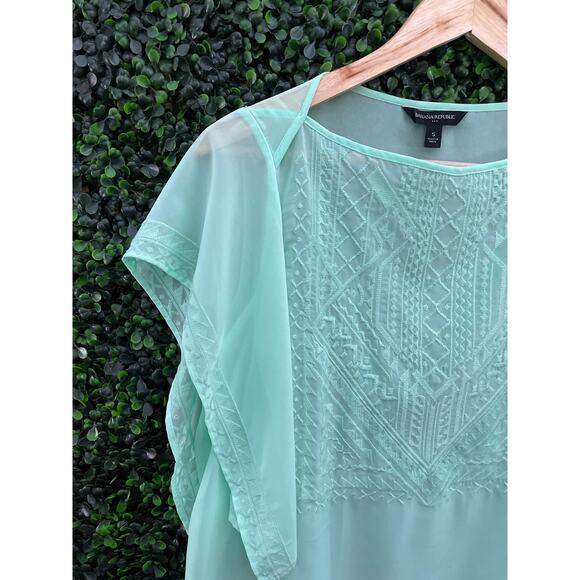 Banana Republic, Cropped Shear Blouse, Women’s Size Small - Picture 2 of 5